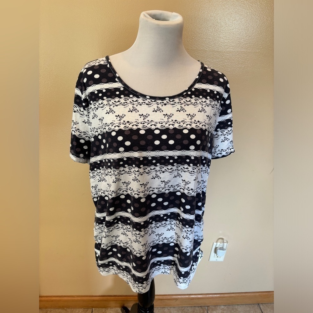 Shenanigans Women’s Black & White Patterned Top Size XL